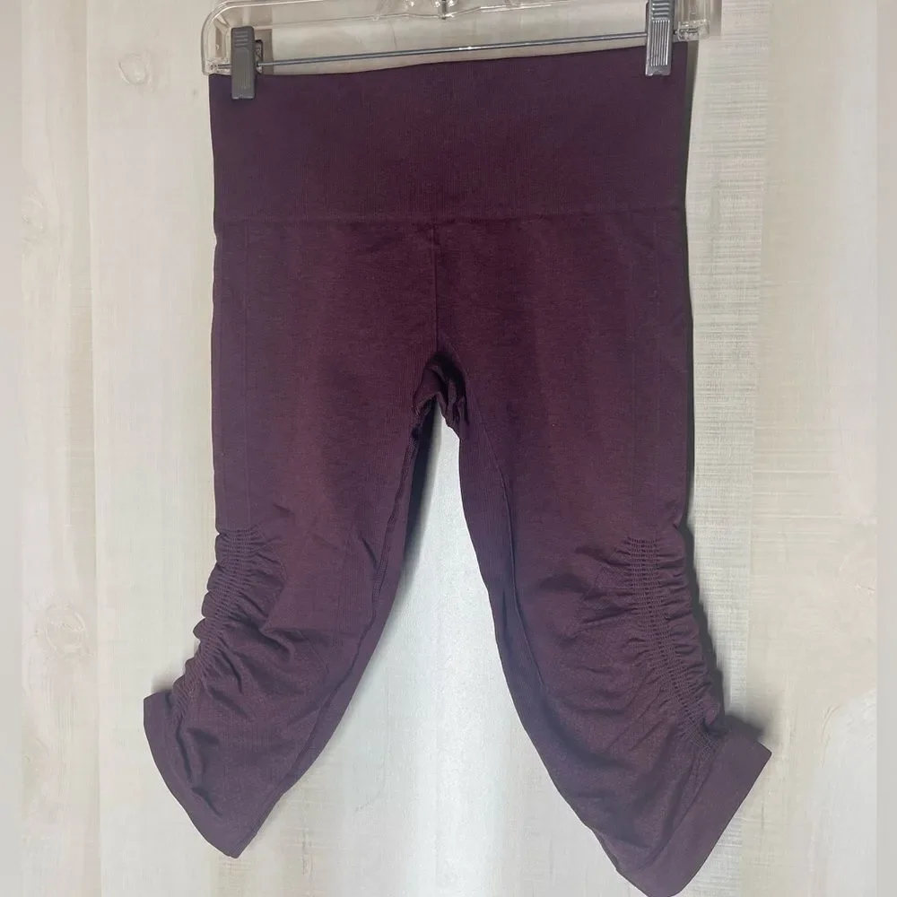 Lululemon In The Flow Crop II Bordeaux burgundy heather leggings knee length, 6